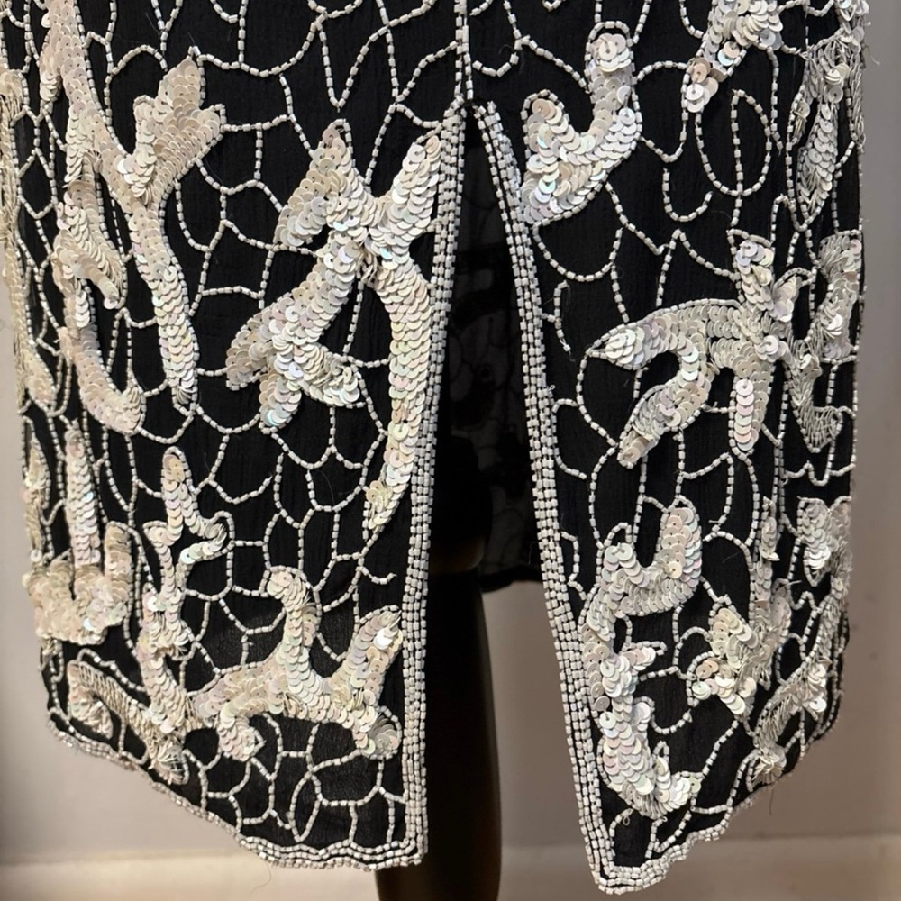 Black And White Sequin Patterned Long Sleeve Dress - image 6